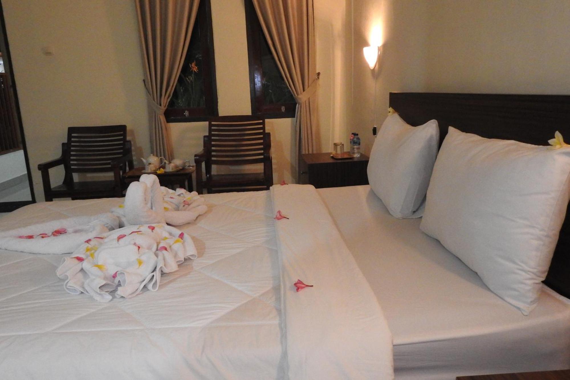 D'Batur Hotel Senggigi Pokój zdjęcie